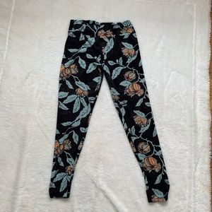 LulaRoe Tall & Curvy  leggings